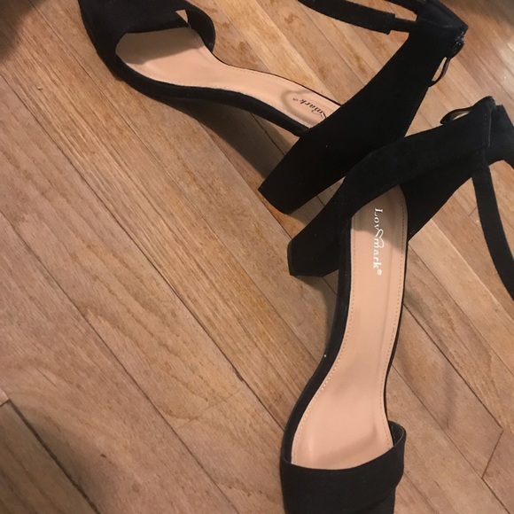 Black block heel - Picture 3 of 3